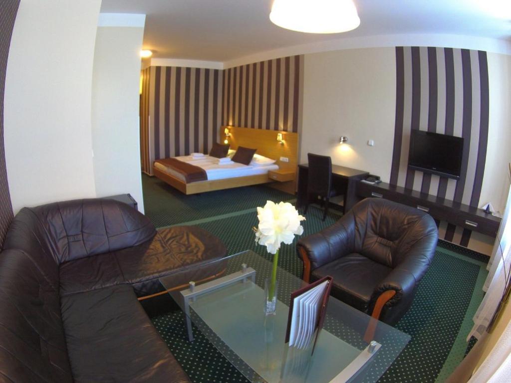 Hotel Vacek Pod Vezi Hradec Králové Exterior foto