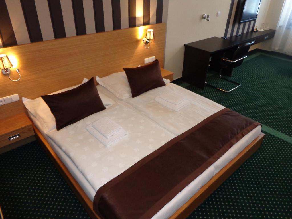 Hotel Vacek Pod Vezi Hradec Králové Cameră foto